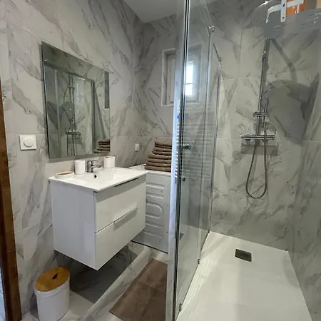 T3, Wi-fi ,climatise 2eme Etage Et Dernier Etage Apartament *