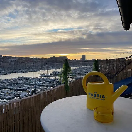 Vue Imprenable Vieux-port Et Notre Dame Хостел