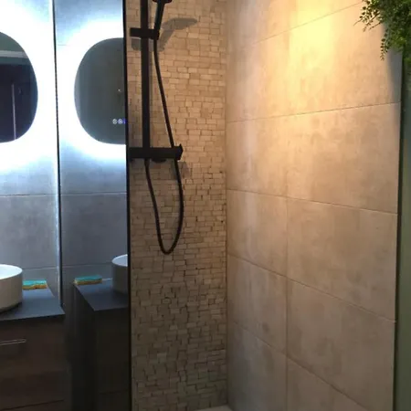 Le Letizia-wifi-netflix-balcon-friche Belle De Mai Urban Nestconciergerie Apartment Marseille