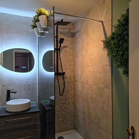 Apartment Le Letizia-wifi-netflix-balcon-friche Belle De Mai Urban Nestconciergerie Marseille