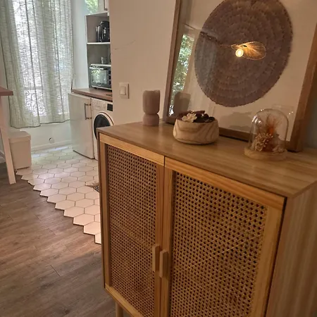 Grand T1 De 38 M2 Au Design épurée Appartement Marseille