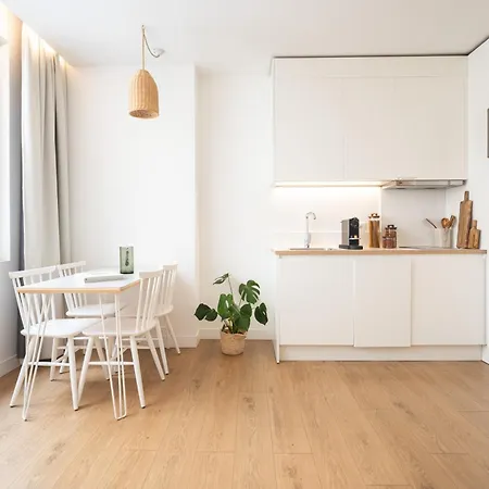 The Babel Community - Republique - Joliette Lejlighedshotel