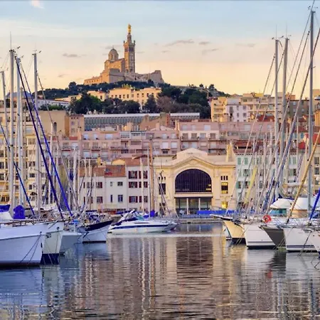 Nuitee Sur Un Yacht D'exception Face Au Mucem, Au Coeur Du Vieux-port *