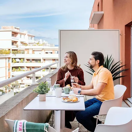 Adagio Access Prado Perier 3*