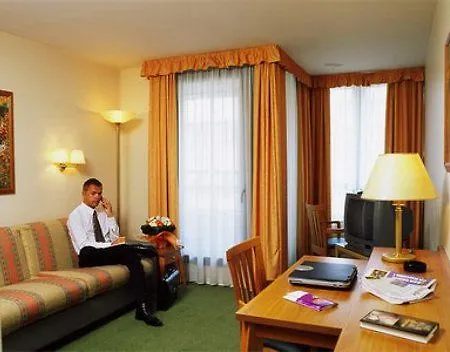 Hotel Citadines Apart'hotel Centre 3*