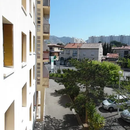 - La Pauline