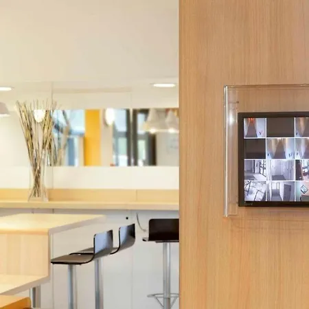 Ibis Budget Est Porte D'aubagne Hotel 2*