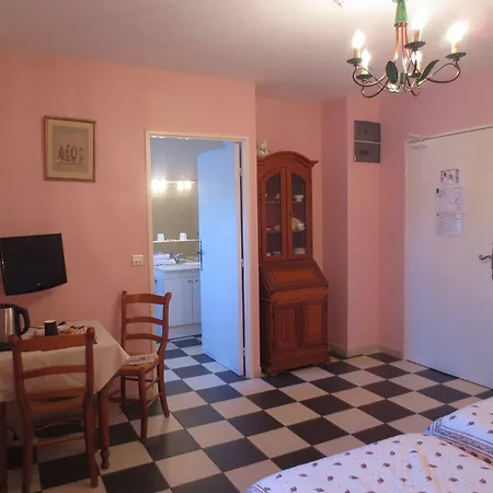 L'oustau Hotel 3*