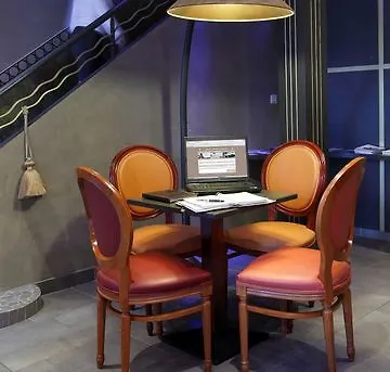 Adonis Vieux Port – Du Palais 3* Marselha