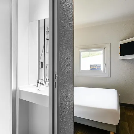 Otel Hotelf1 Est