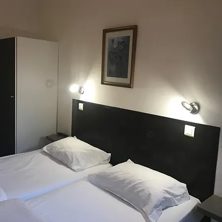 Hotel Lutetia 2*