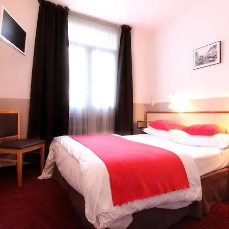 Lutetia Hotel 2*
