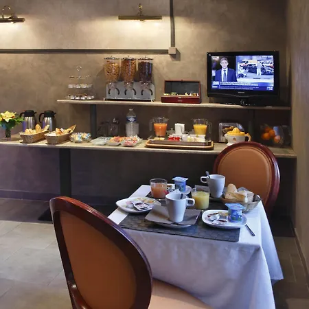 Adonis Vieux Port – Du Palais Hotel 3*