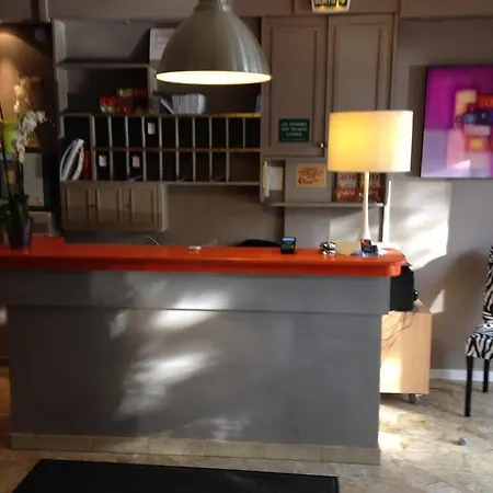Hotel L'eau Des Collines 2*