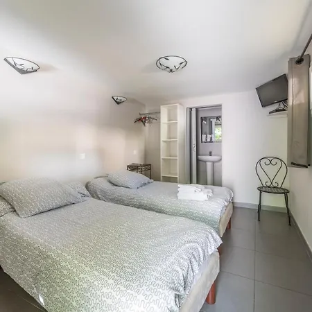Du Rocher Hotel 2*