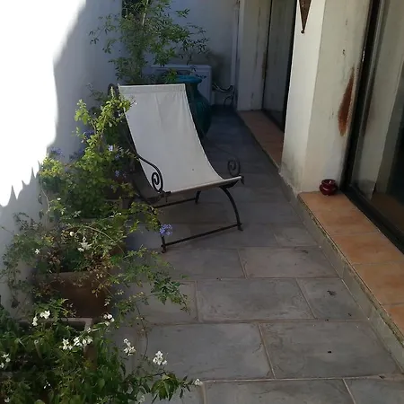 Les De L'abbaye Bed & Breakfast Marseilles