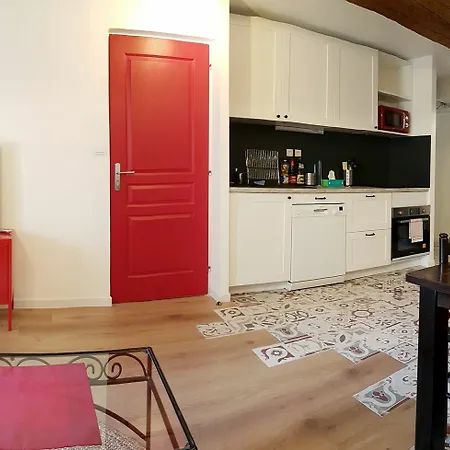 Les Marches De Saint Charles Apartment