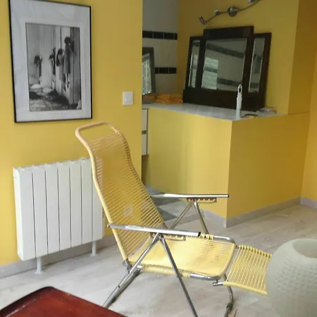 Meublee Larguez Les Ames Art Hotel