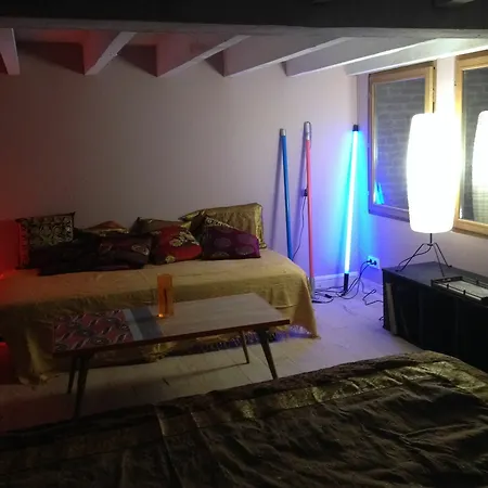 Meublee Larguez Les Ames Art Hotel *