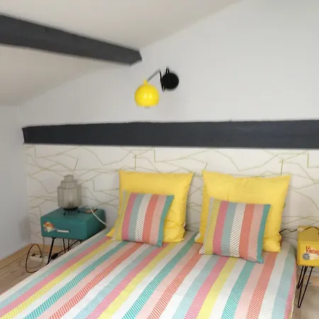 Meublee Larguez Les Ames Art Hotel *