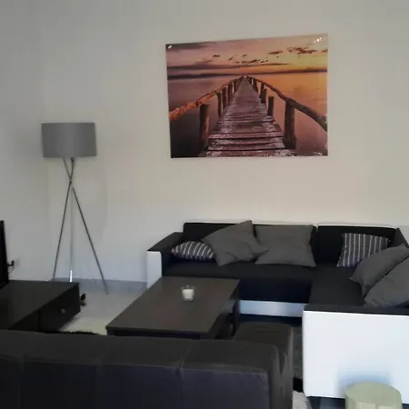 With 2 Bedrooms In Marseille, With Terrace And Wifi - 5 Km F Apartment