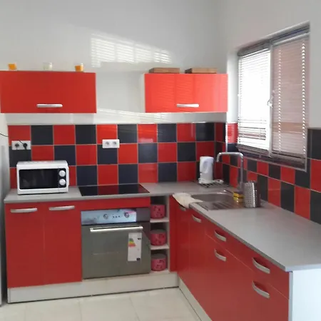 With 2 Bedrooms In Marseille, With Terrace And Wifi - 5 Km F Apartment