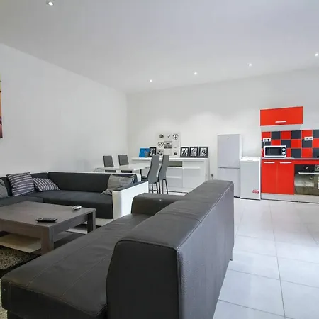 With 2 Bedrooms In Marseille, With Terrace And Wifi - 5 Km F