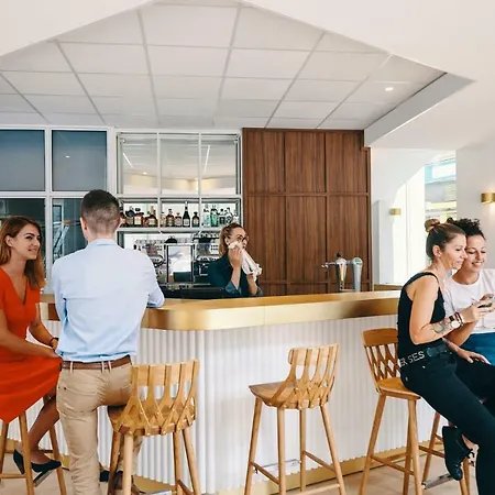 Hotel Mercure Canebiere Vieux-port 4*
