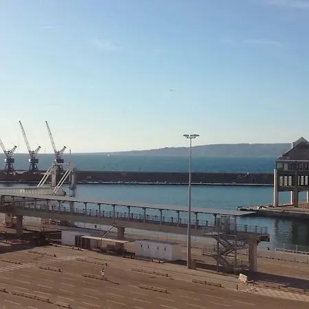 Les Quais Du Port * Marseille