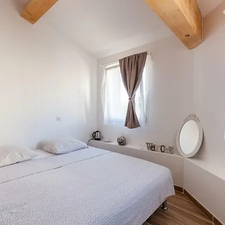 Bed & Breakfast Alpinias *