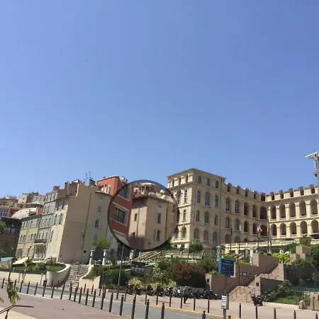 Sous Le Clocher * Marseille