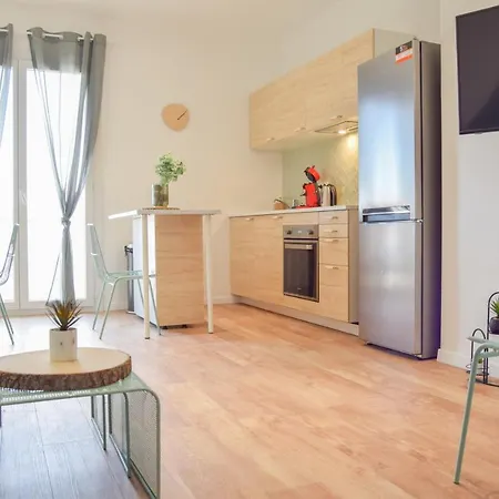 Le Voltaire Apartment *