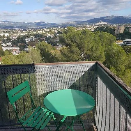 D'elen Appartement *