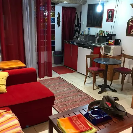 Les Cordelles Apartment *