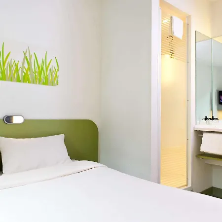 Ibis Budget Est Porte D'aubagne Hotel