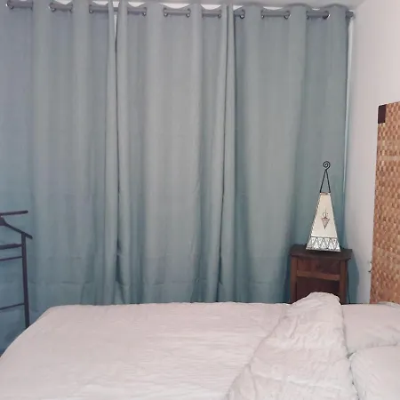 D'hotes : Entre Mer Et Colline Bed & Breakfast *
