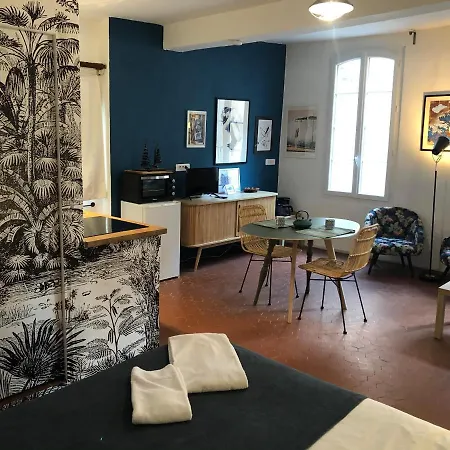 Appartement Grand Studio Rue Du Panier
