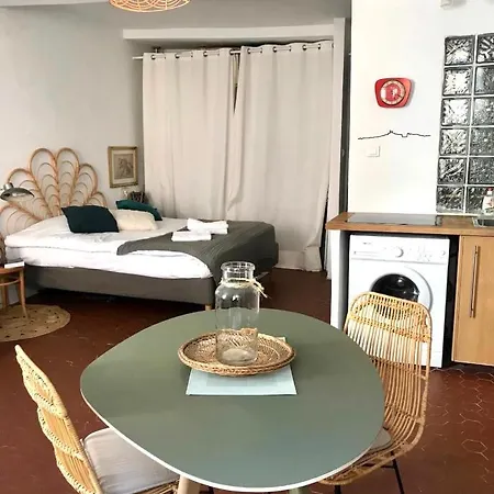 Appartement Grand Studio Rue Du Panier