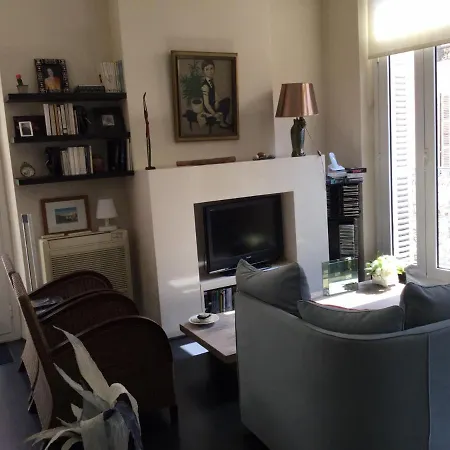 Homestay 1 Personne Avec Terrasse Centre 3 Nuits Min , Femme Uniquement *