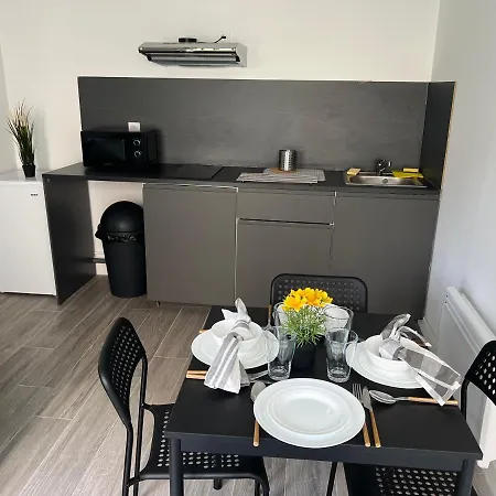 Les Jardins Marseillais 3 - 4 Personnes - Plages Calanques- Stade Velodrome - Hopital La Timone Apartment *