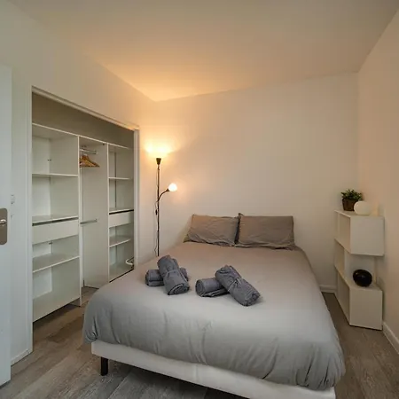 Apartament Equipe Parking Balcon 2 *