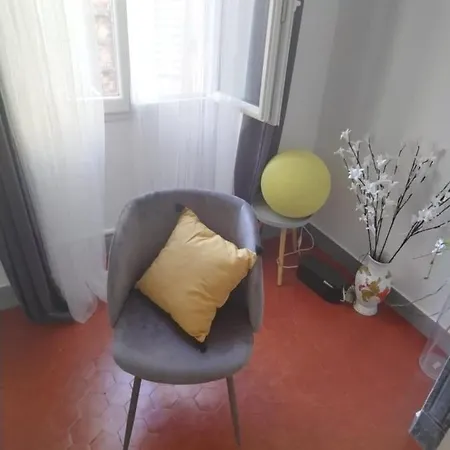 Apartment La Plaine Cours Julien: Creative Quarter Private Marseille