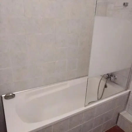 Apartment La Plaine Cours Julien: Creative Quarter Private Marseille