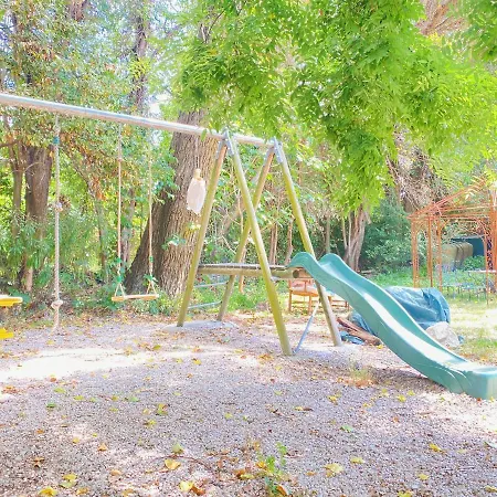 Domaine Les Petits Champs: Les Pénates Hébergement de vacances *