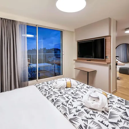 Mercure Centre Prado Vélodrome Hotel 4*