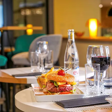 Mercure Centre Prado Vélodrome 4*
