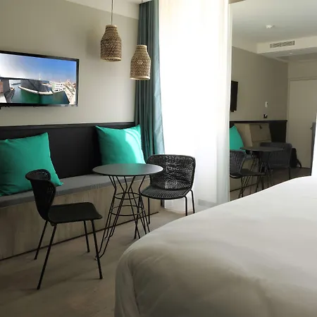 Western La Joliette Hotel 4*