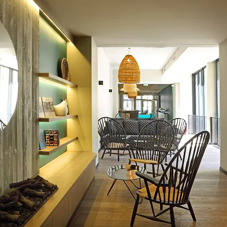 Western La Joliette Hotel 4*