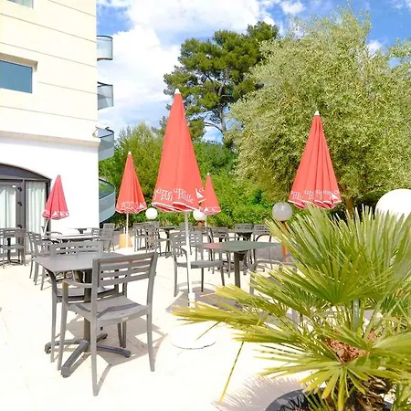 La Valentine Porte D'aubagne Hotel 3*