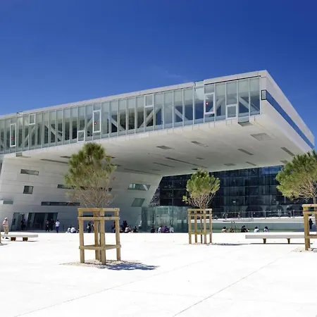 Ibis Centre Euromed 3*
